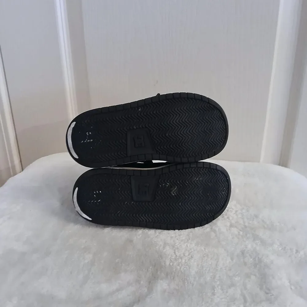 DC Shoes Black and Gray High Top Skate Sneakers Boys' Size 10 Skater Streetwear